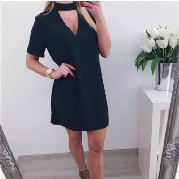 Zara V Neck Dress with choker neck collar - Picture 10 of 14